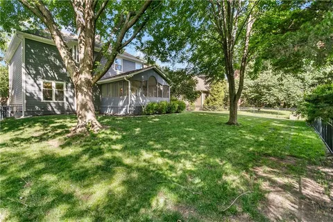 $750,000 | 5255 West 129th Terrace, Leawood, KS 66209