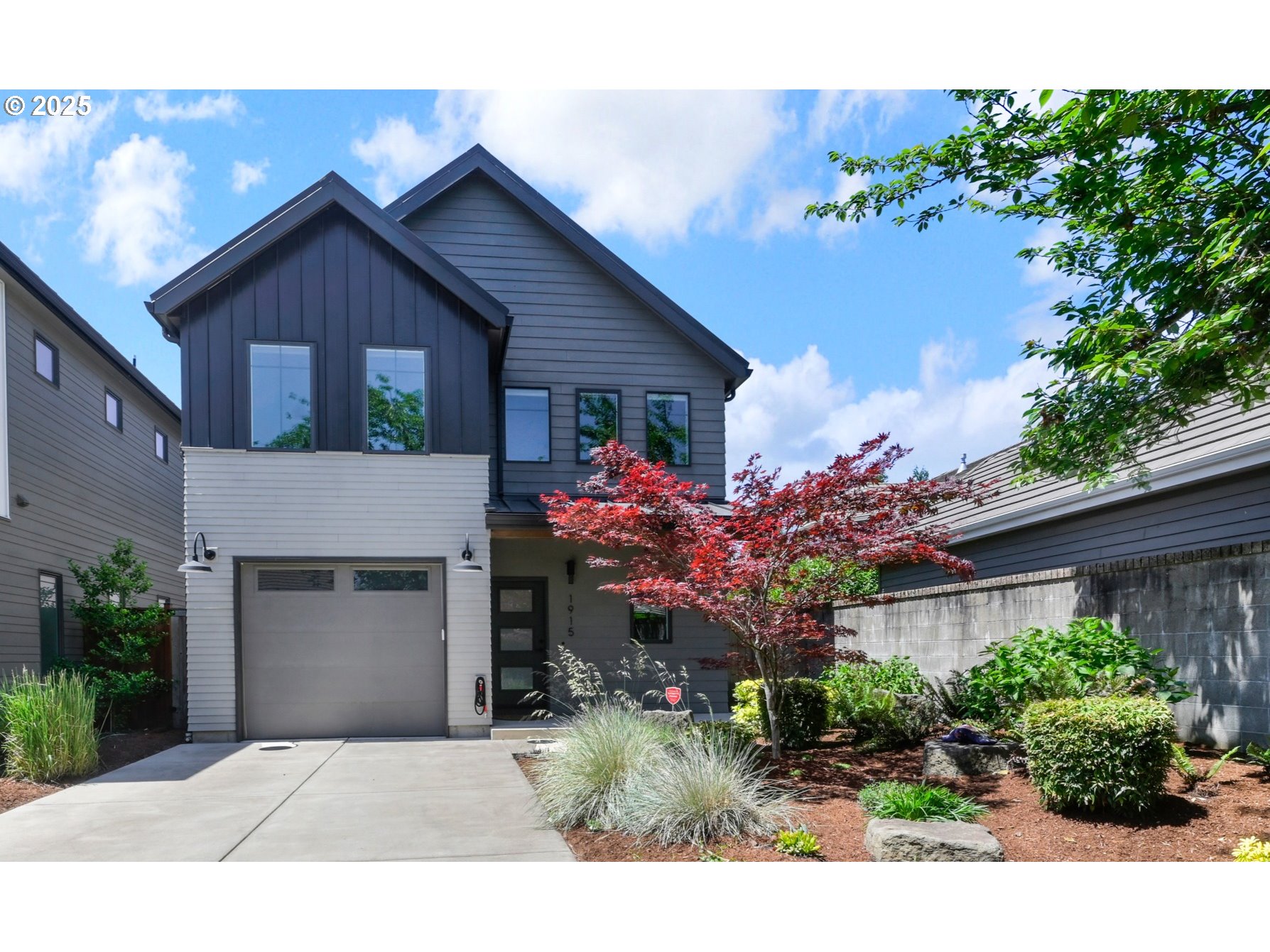 1915 Elkhorn Drive Eugene, OR 97408 - Photo 2 of 28 a front view of a house with a yard