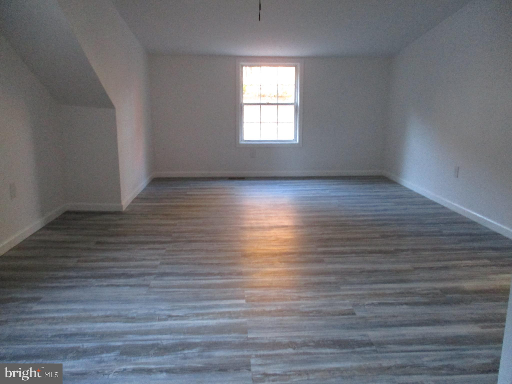 508 Weir Road Aston, PA 19014 - Photo 17 of 29 2nd Floor Bedroom - Bedroom 3