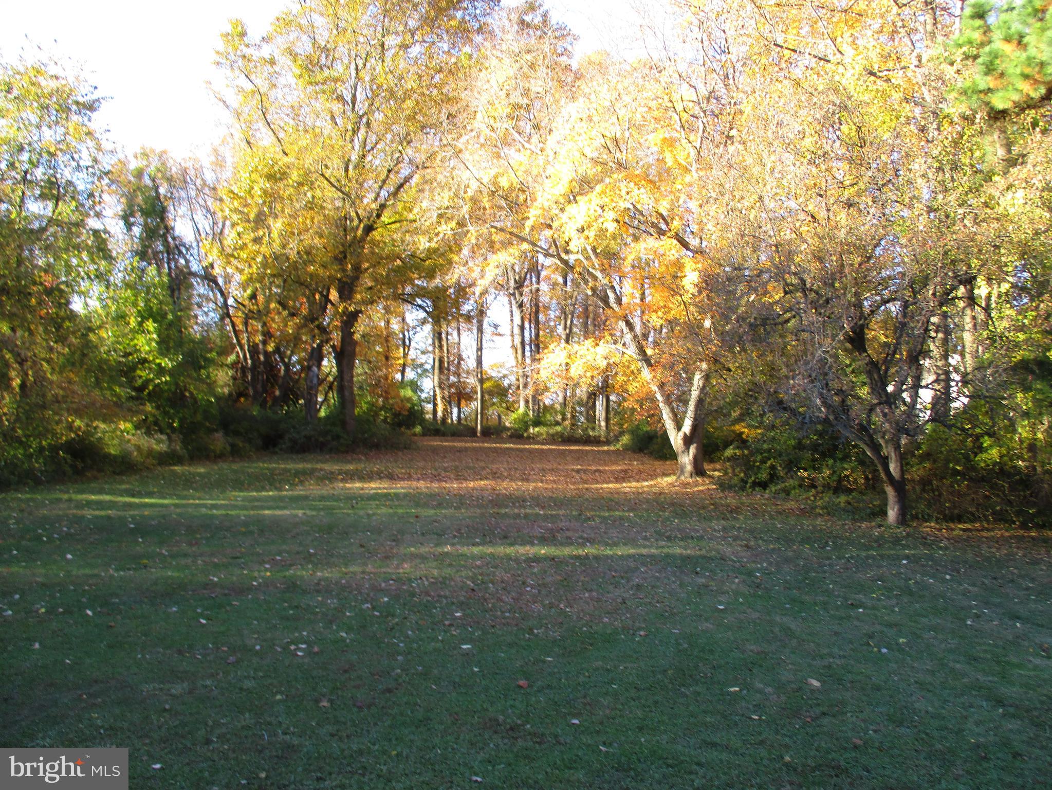 508 Weir Road Aston, PA 19014 - Photo 27 of 29 Large Back Yard