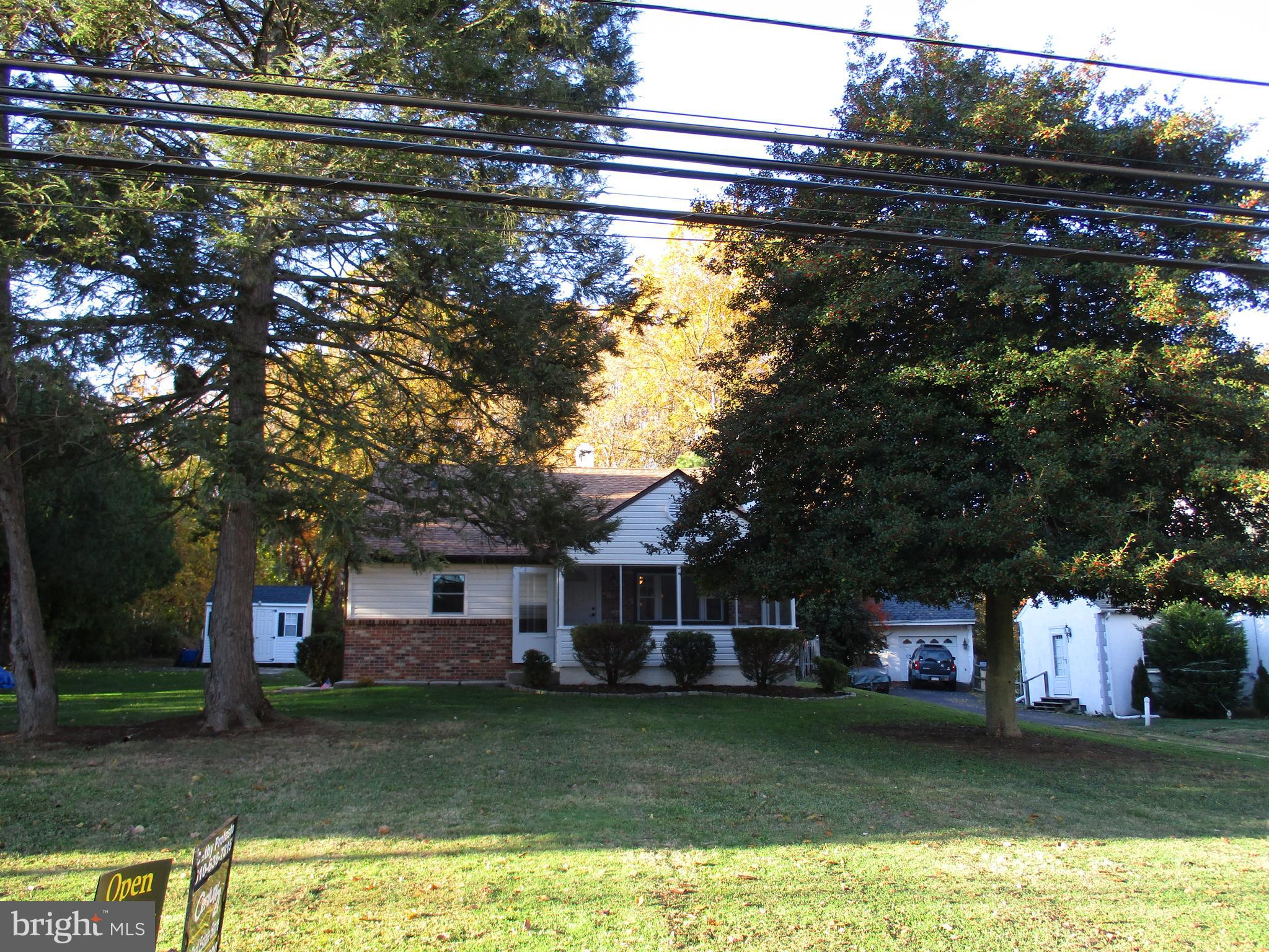 508 Weir Road Aston, PA 19014 - Photo 5 of 29 Front