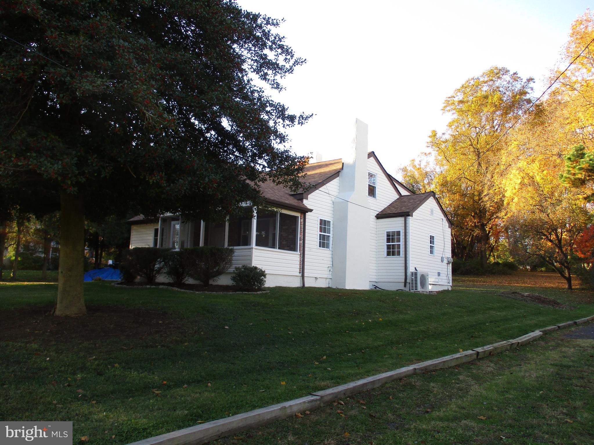 508 Weir Road Aston, PA 19014 - Photo 6 of 29 Side