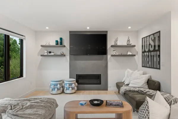 $20,000 | 200 Hillspoint Road, Westport, CT 06880