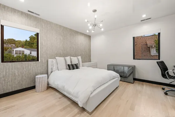 $20,000 | 200 Hillspoint Road, Westport, CT 06880