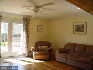 9 Ithaca Court Hamilton, NJ 08690 - Photo 4 of 5 Gallery Image 4
