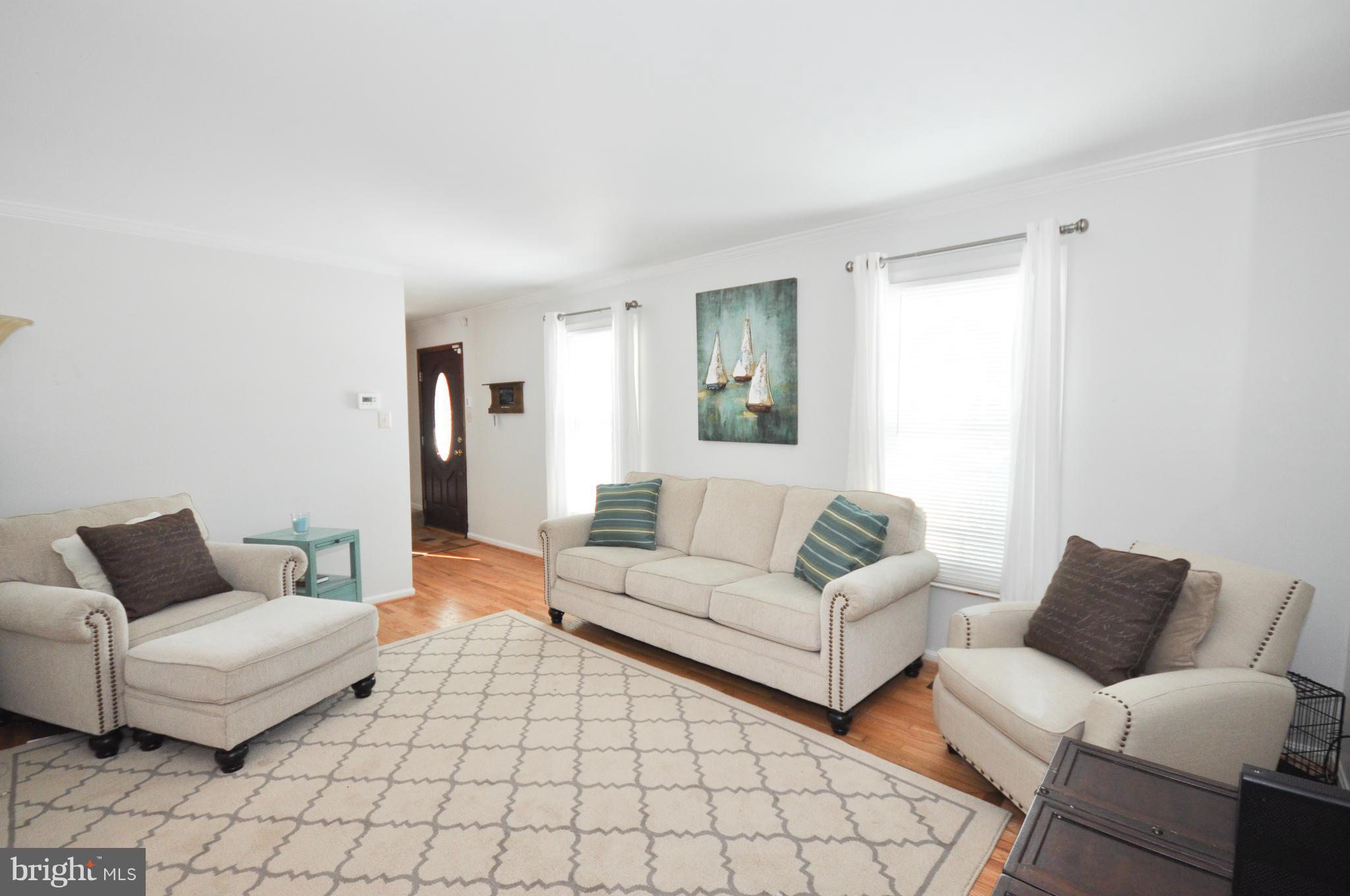 9210 Ramblebrook Road Baltimore, MD 21236 - Photo 3 of 25 Living Room
