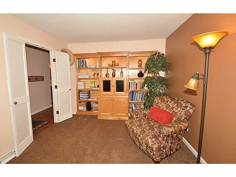 10346 Ruckle Street Indianapolis, IN 46280 - Photo 11 of 24 Gallery Image 11