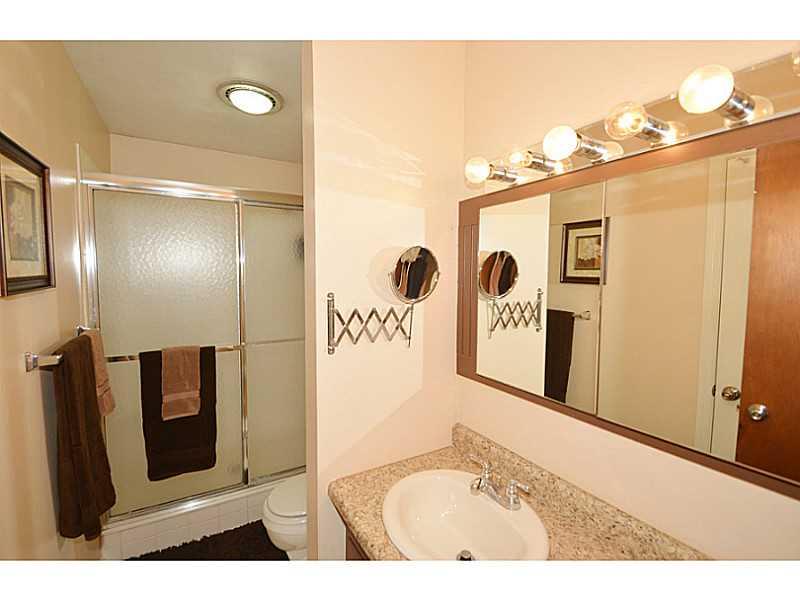 10346 Ruckle Street Indianapolis, IN 46280 - Photo 16 of 24 Gallery Image 16