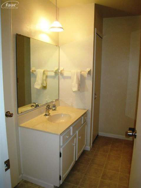 10087 West Stanley Road Flushing, MI 48433 - Photo 16 of 26 20414735-15.JPG