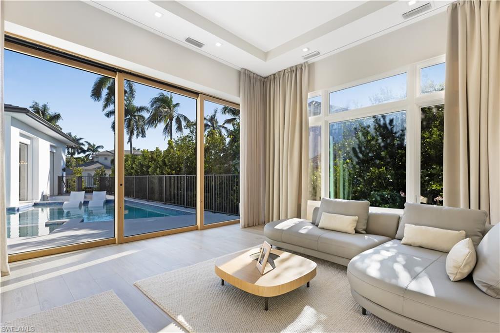 2485 Crayton Road Naples, FL 34103 - Photo 12 of 33