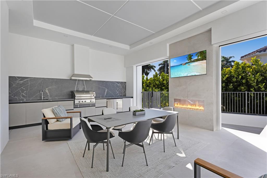 2485 Crayton Road Naples, FL 34103 - Photo 27 of 33