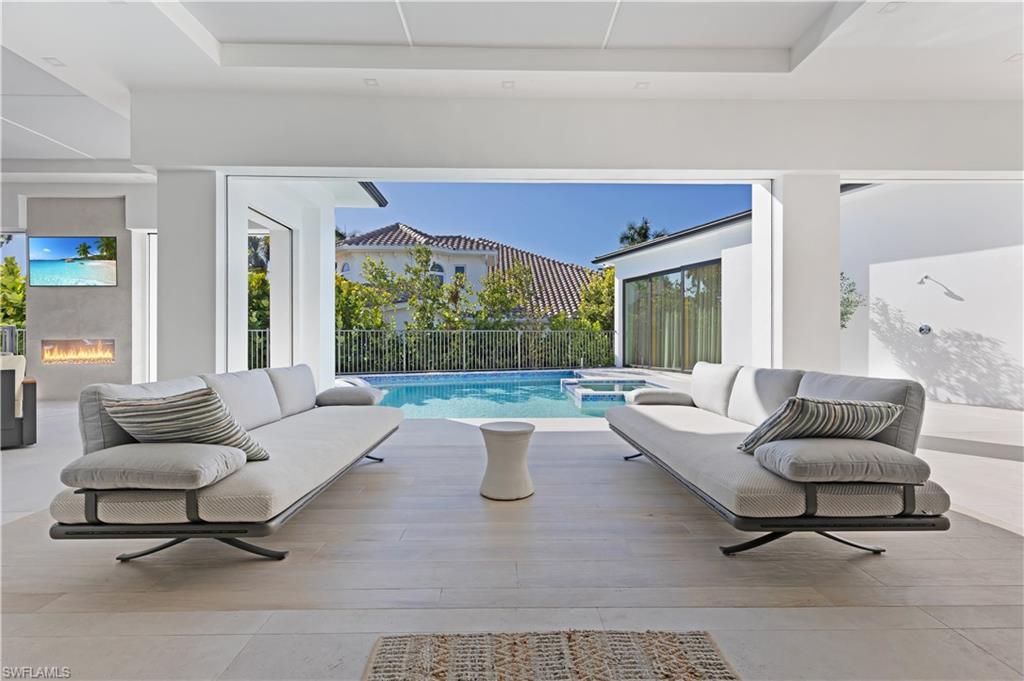 2485 Crayton Road Naples, FL 34103 - Photo 30 of 33