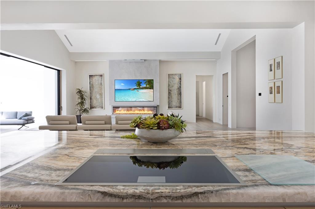 2485 Crayton Road Naples, FL 34103 - Photo 8 of 33