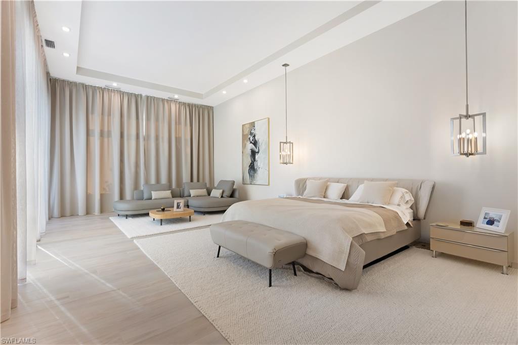 2485 Crayton Road Naples, FL 34103 - Photo 10 of 33