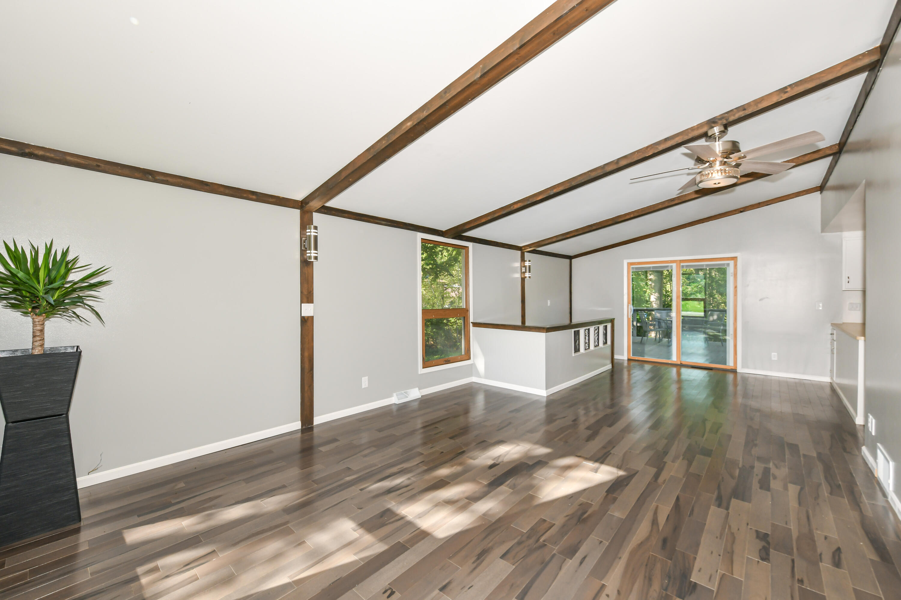 6508 North Tichigan Road Waterford, WI 53185 - Photo 13 of 33 HEN_9329