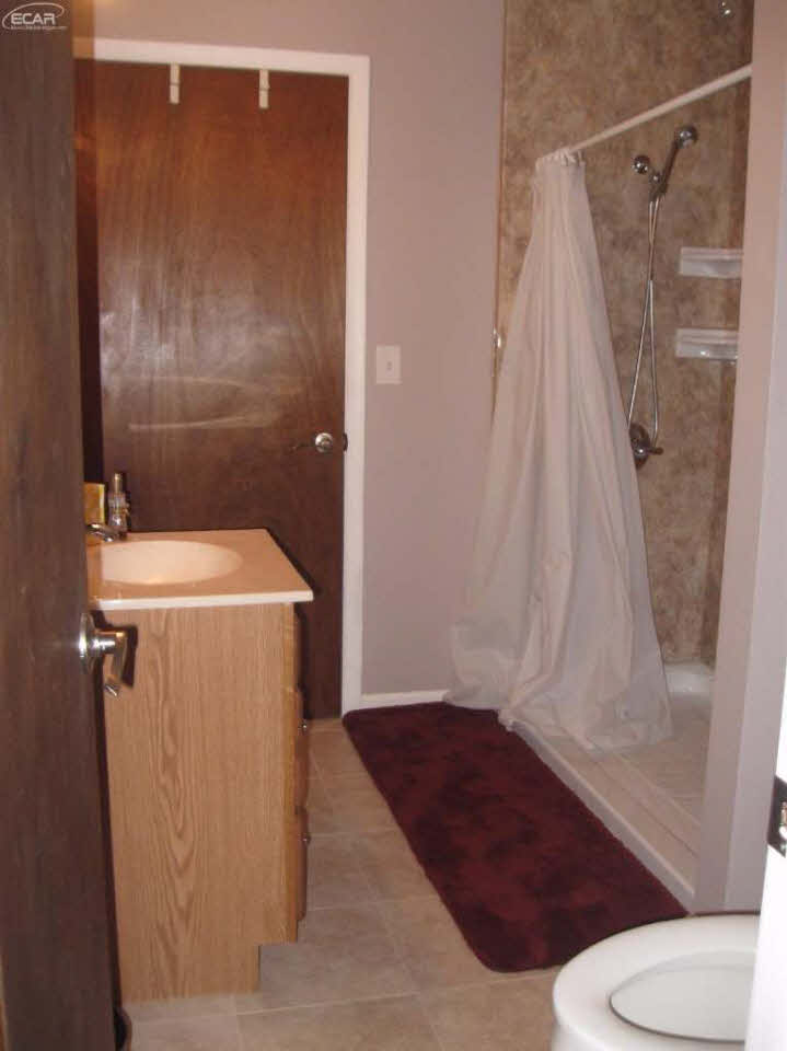 5035 Duffield Road Swartz Creek, MI 48473 - Photo 10 of 17 21180101-9.JPG