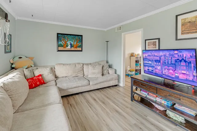 $189,000 | 957 Macarthur Drive, Manitowoc, WI 54220