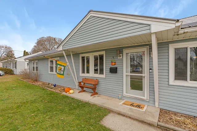 $189,000 | 957 Macarthur Drive, Manitowoc, WI 54220