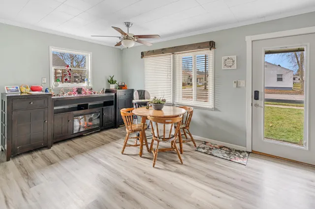 $189,000 | 957 Macarthur Drive, Manitowoc, WI 54220