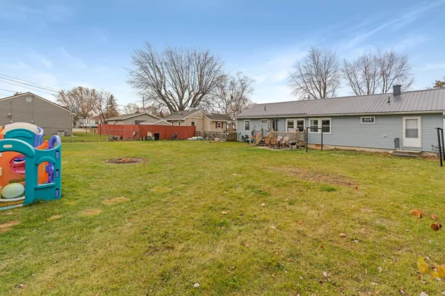 $189,000 | 957 Macarthur Drive, Manitowoc, WI 54220