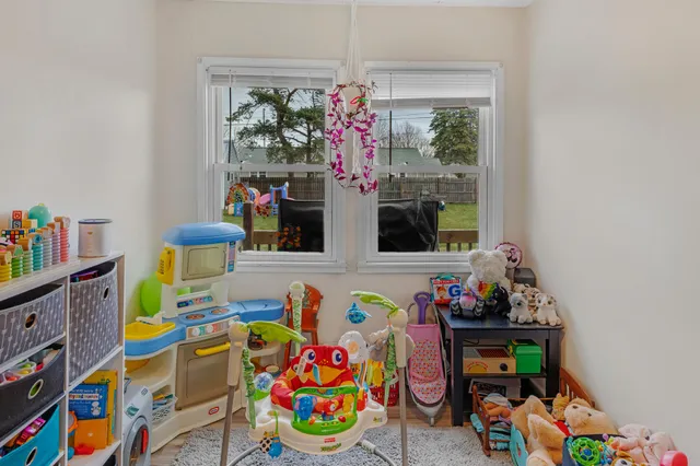 $189,000 | 957 Macarthur Drive, Manitowoc, WI 54220