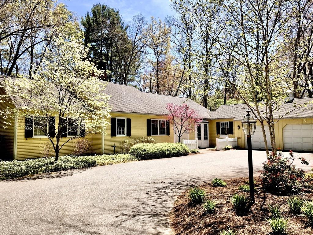 309 Ardsley Road Longmeadow, MA 01106 - Photo 3 of 32