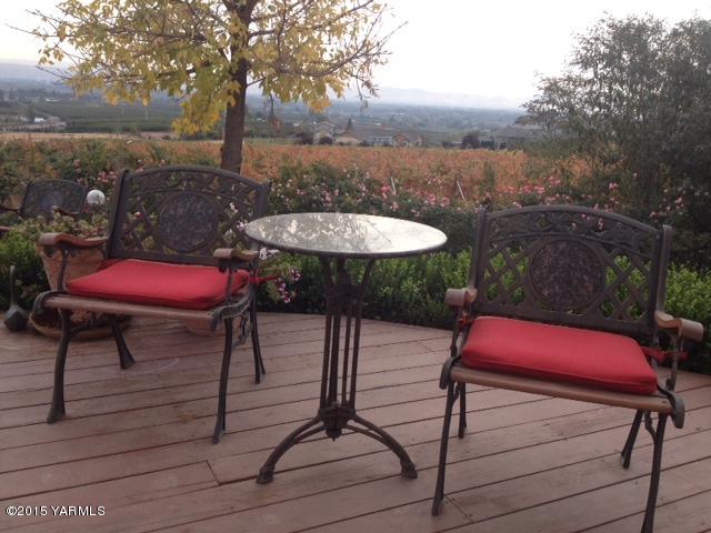 507 Ballard Road Zillah, WA 98953 - Photo 2 of 11 a view of a outdoor seating area