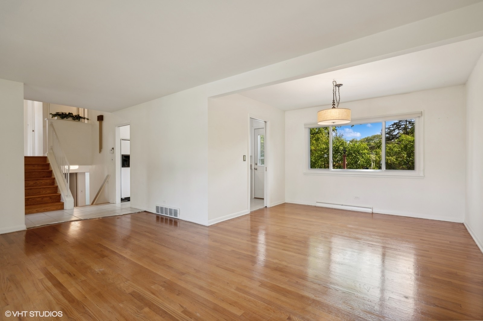 1655 Pear Tree Road Deerfield, IL 60015 - Photo 2 of 17 Gallery Image 2