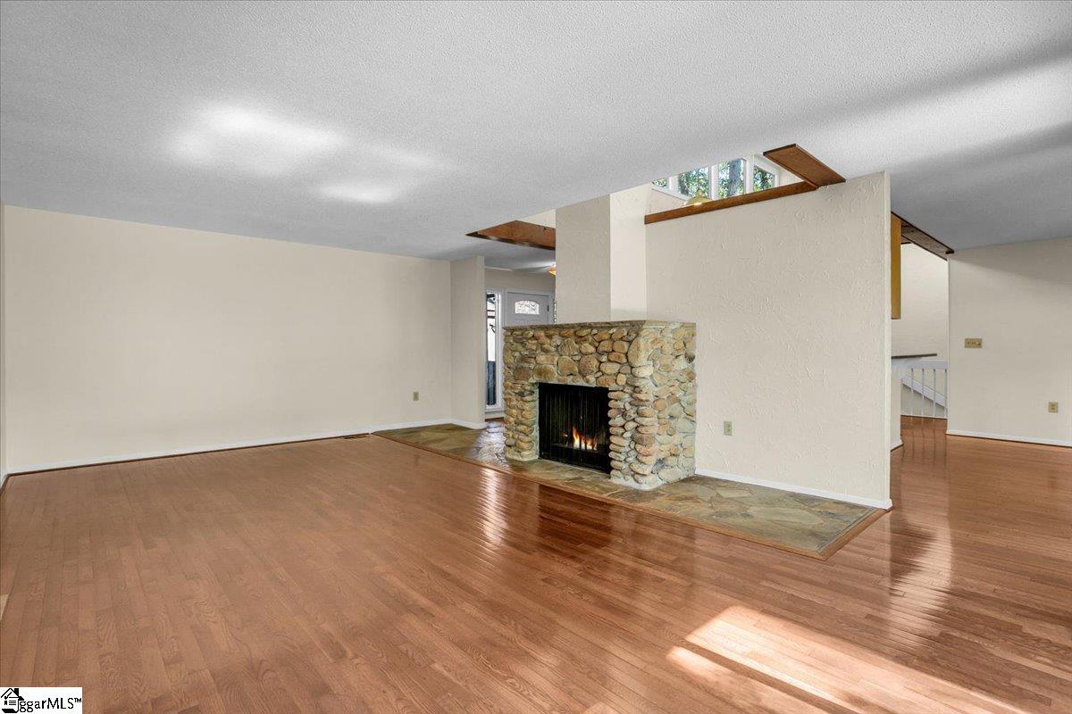 201 Long Point Way Simpsonville, SC 29681 - Photo 9 of 50 Gallery Image 9