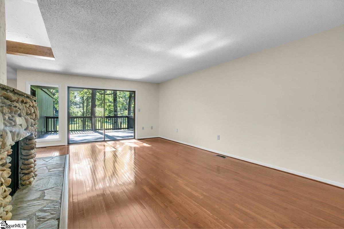 201 Long Point Way Simpsonville, SC 29681 - Photo 10 of 50 Gallery Image 10