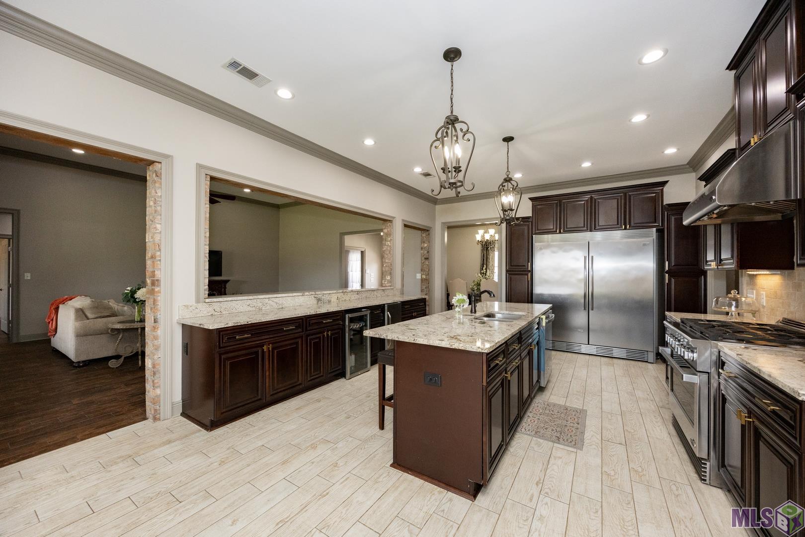 2037 Antonio Road Port Allen, LA 70767 - Photo 5 of 24 Gallery Image 5
