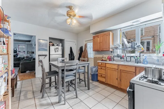 $310,000 | 131 North Gifford Street, Elgin, IL 60120