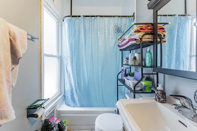 $310,000 | 131 North Gifford Street, Elgin, IL 60120