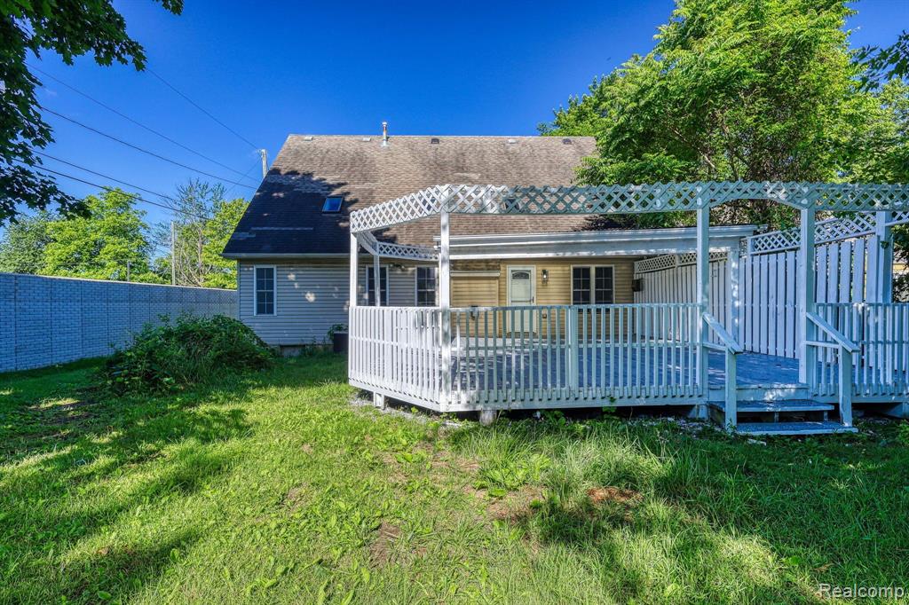45212 Deneweth Road Macomb, MI 48042 - Photo 49 of 60