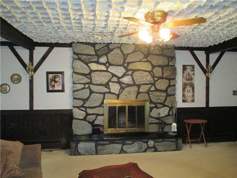 604 Mohawk School Road Edinburg, PA 16116 - Photo 13 of 24 Family Room.