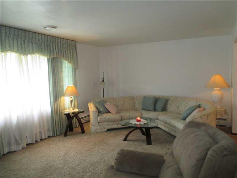 604 Mohawk School Road Edinburg, PA 16116 - Photo 6 of 24 Living Room.