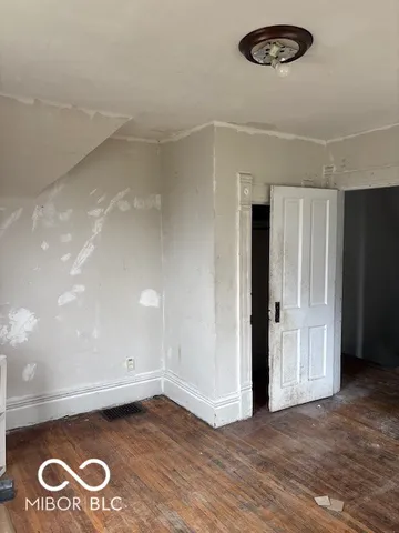 $72,000 | 1001 South B Street, Elwood, IN 46036