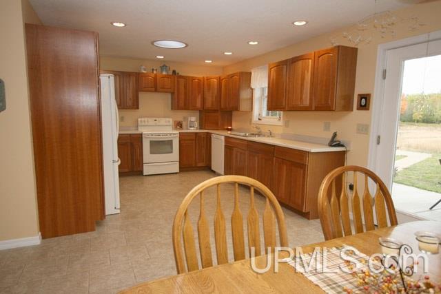 4554 13.75 Road Escanaba, MI 49829 - Photo 24 of 36 Gallery Image 24