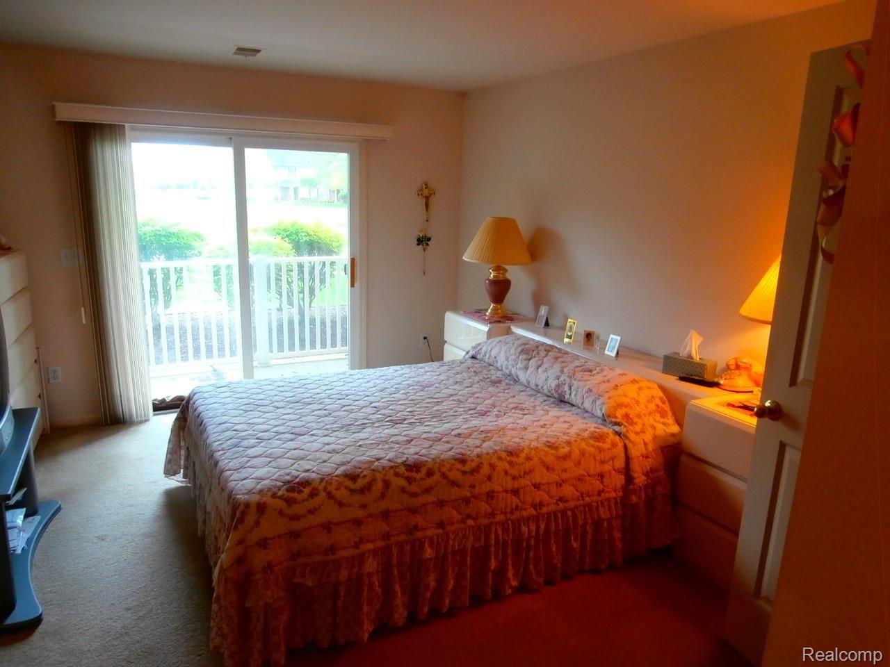 4031 Hampton Ridge Boulevard Howell, MI 48843 - Photo 5 of 23 P1010017 - Copy.JPG
