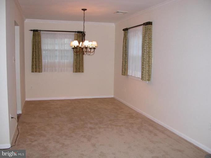 200 East Tazewell Road Sterling, VA 20164 - Photo 17 of 22 Dining Room