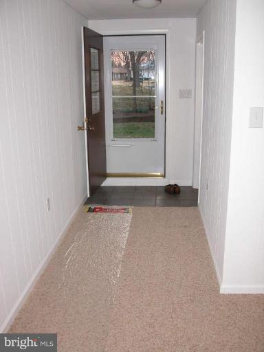200 East Tazewell Road Sterling, VA 20164 - Photo 20 of 22 Hallway