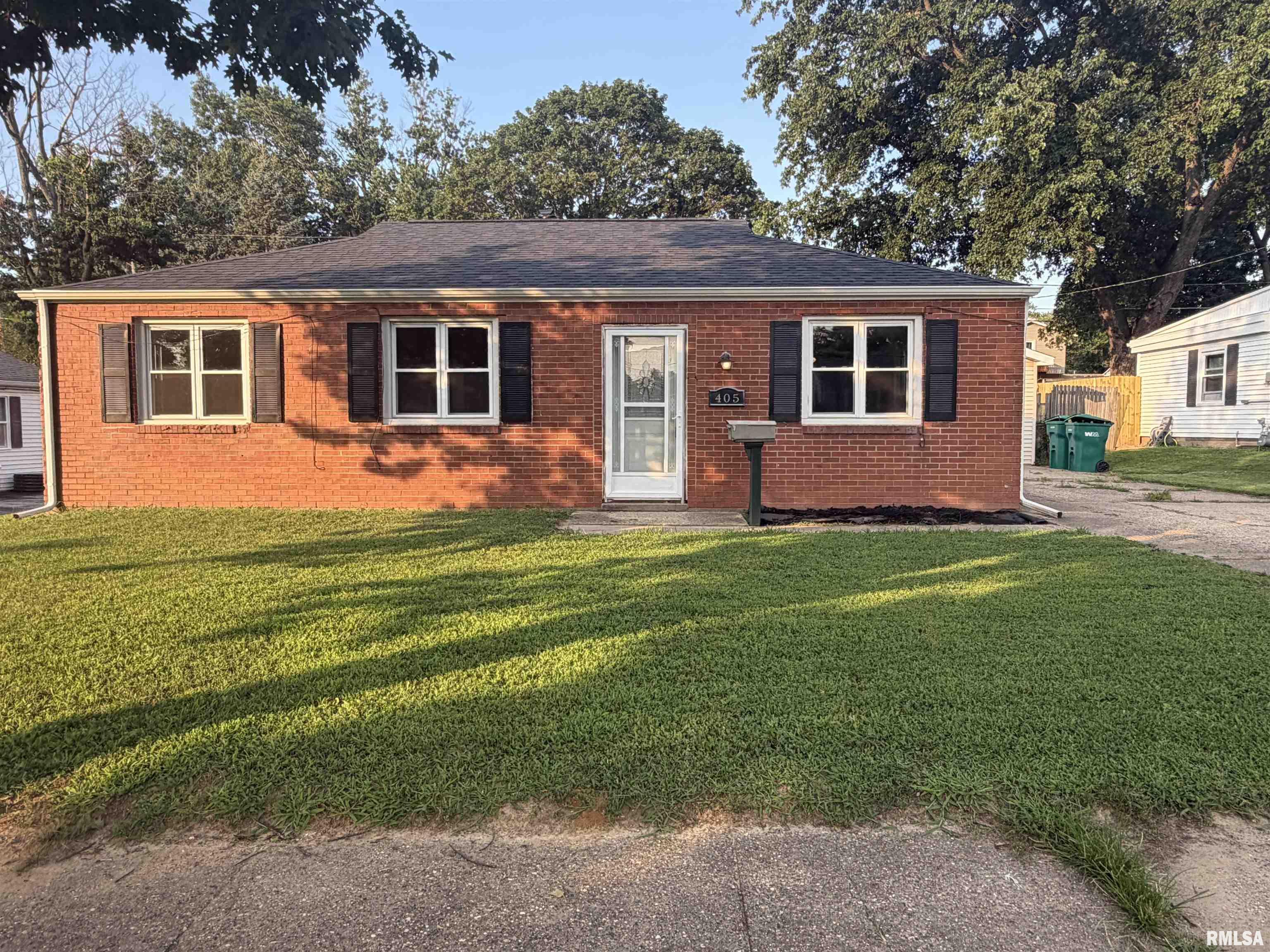 405 Grant Road Marquette Heights, IL 61554 - Photo 21 of 46