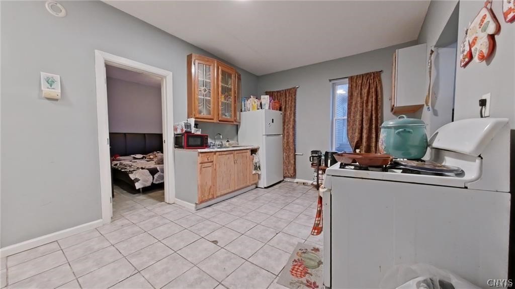418 Bacon Street Utica, NY 13501 - Photo 12 of 48