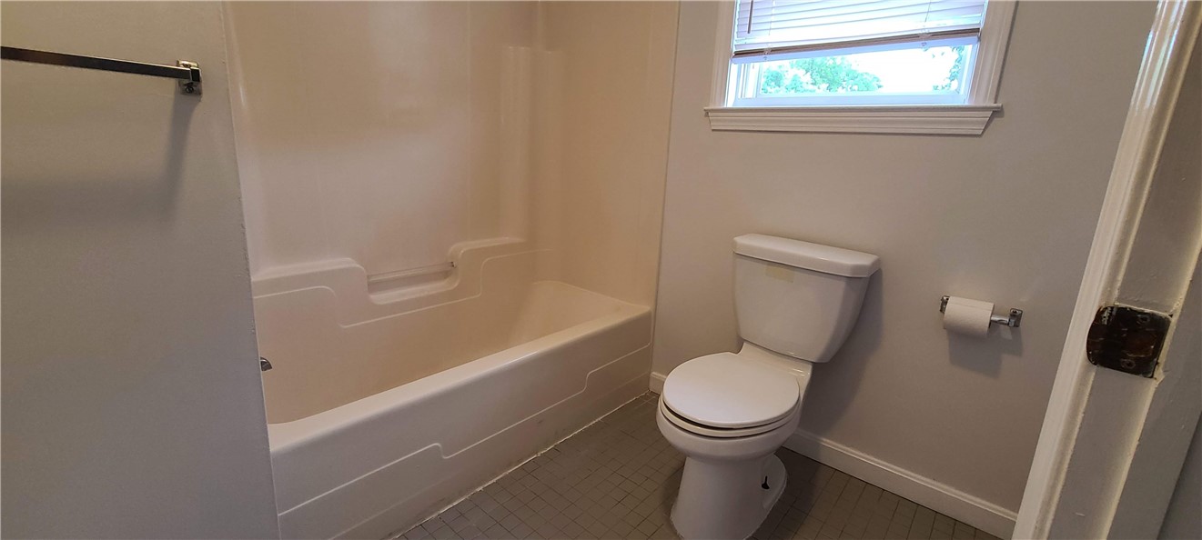 68 Merle Street Warwick, RI 02889 - Photo 8 of 19 Gallery Image 8