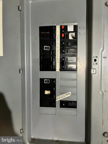 a view of walk in closet