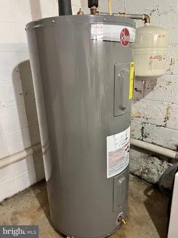 $277,000 | 327 West Ferdinand Street, Manheim, PA 17545