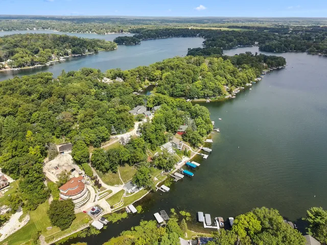 $948,700 | W5495 Rocky Road, La Grange, WI 53121