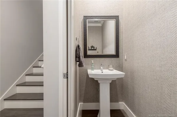 $633,999 | 411 Southeast High School Avenue, Stuart, FL 34994