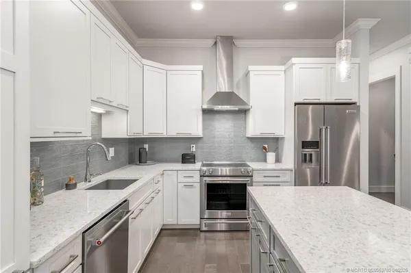 $633,999 | 411 Southeast High School Avenue, Stuart, FL 34994