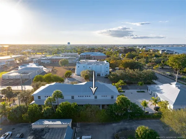 $633,999 | 411 Southeast High School Avenue, Stuart, FL 34994